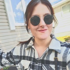 Meet your Posher, Haley